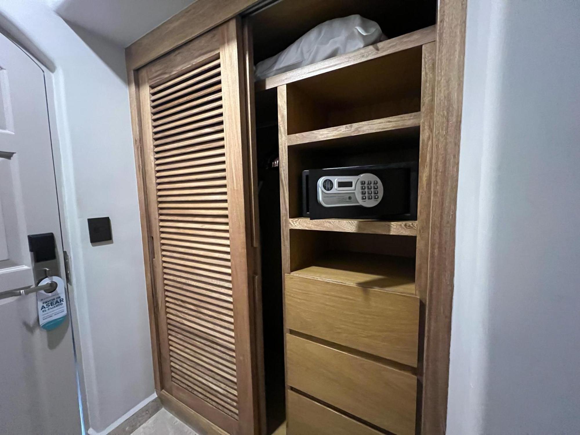 Gr Solaris Caribe Hotel Cancún Eksteriør billede